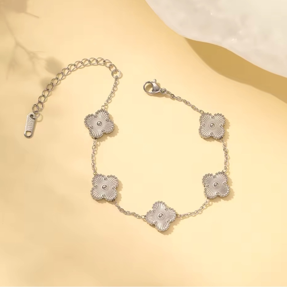 Silver floral bracelet Stainless Steel Flower Luxury Look